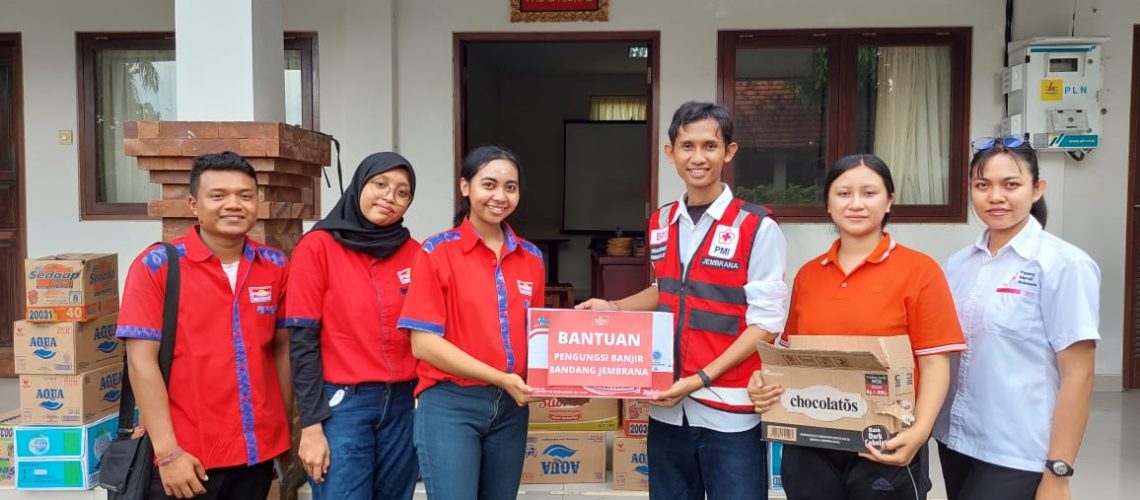 Pradnya Mart Salurkan Donasi Sembako ke Korban Banjir Jembrana